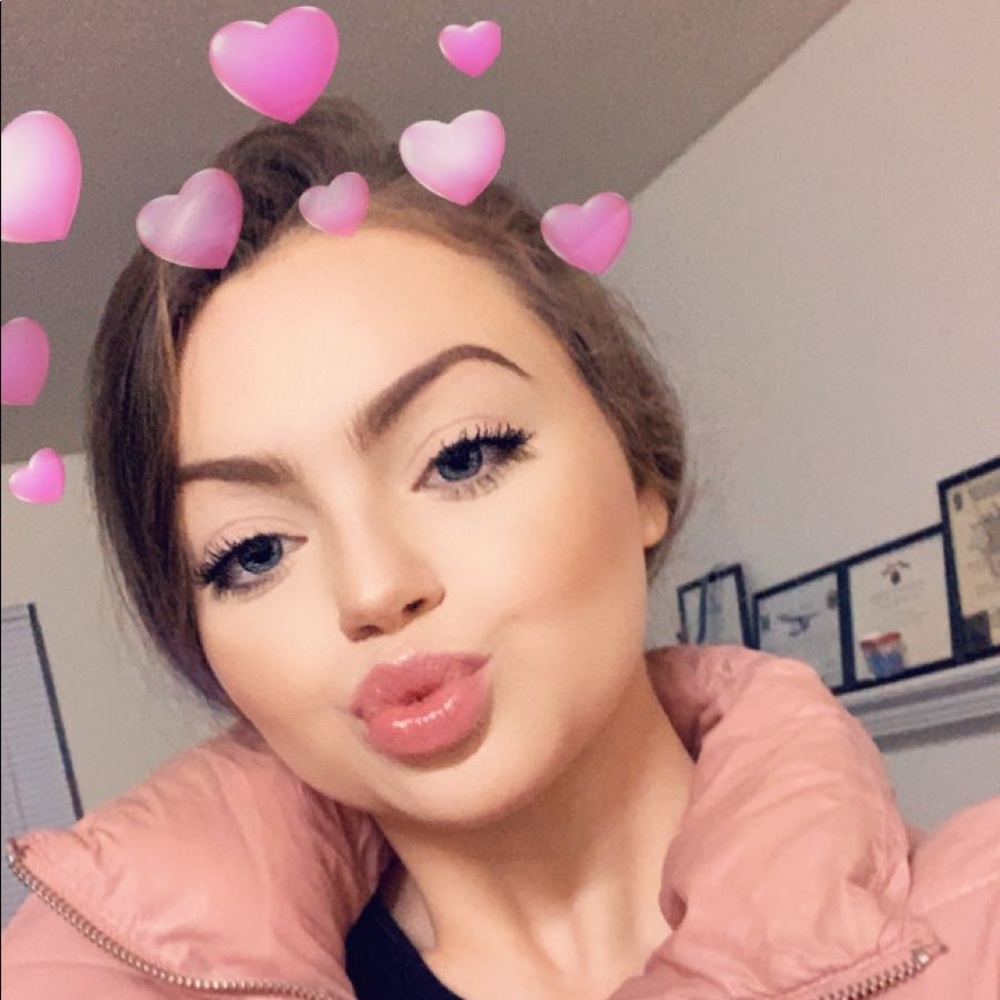 Meet your Posher, Briana